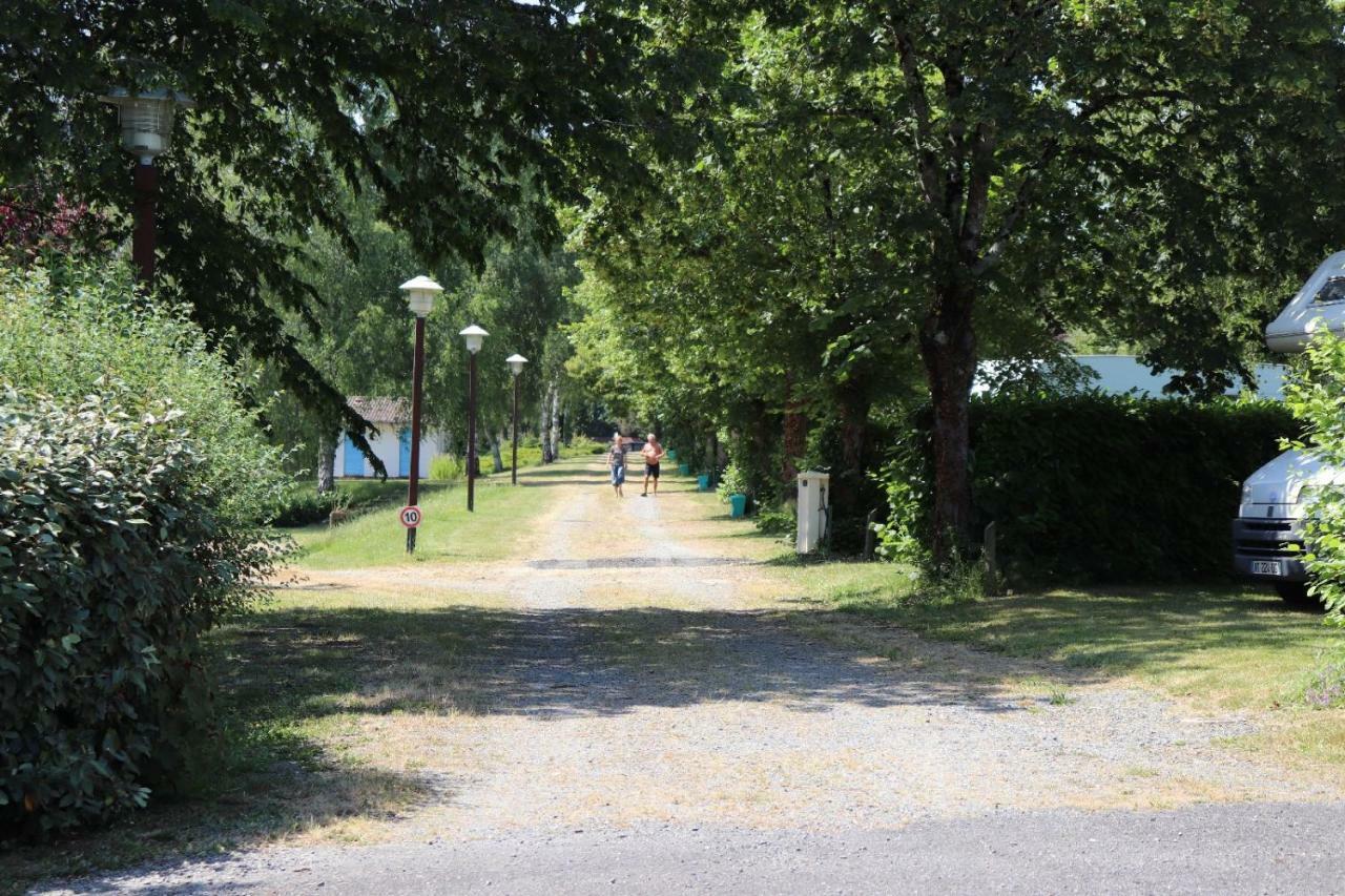 Camping De Ladignac Le Long Bel Air Экстерьер фото